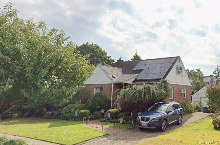 852 Henry ST, Uniondale, NY 11553
