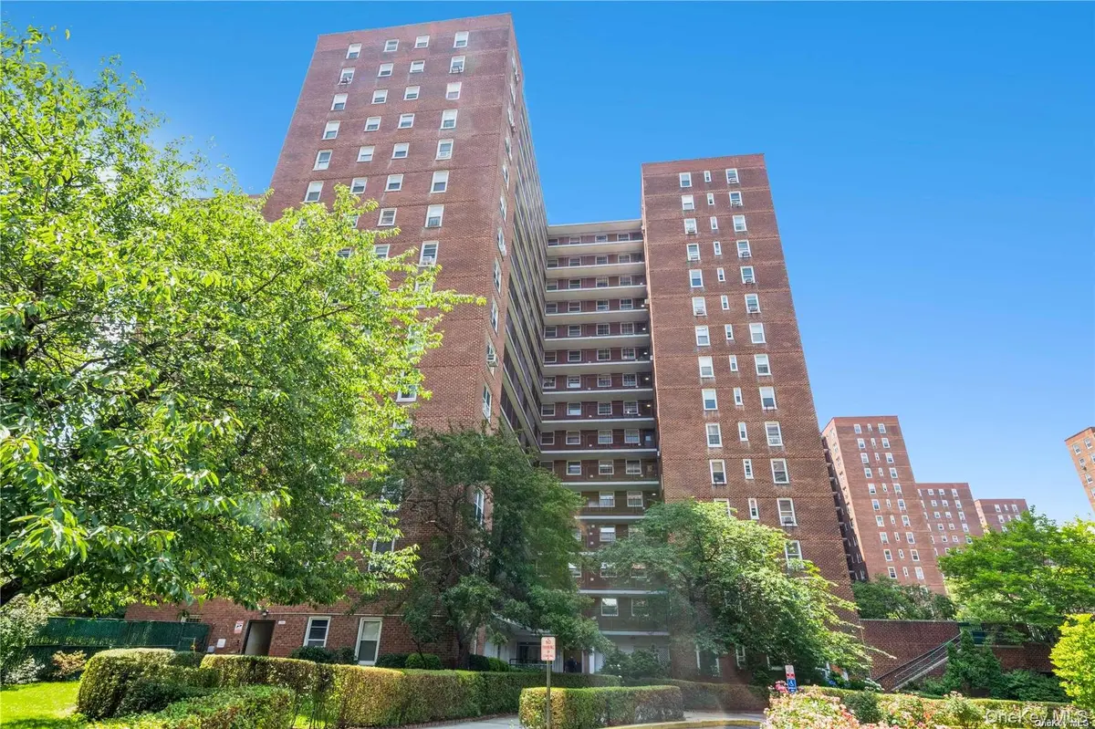 98-20 62nd DR #9N, Rego Park, NY 11374