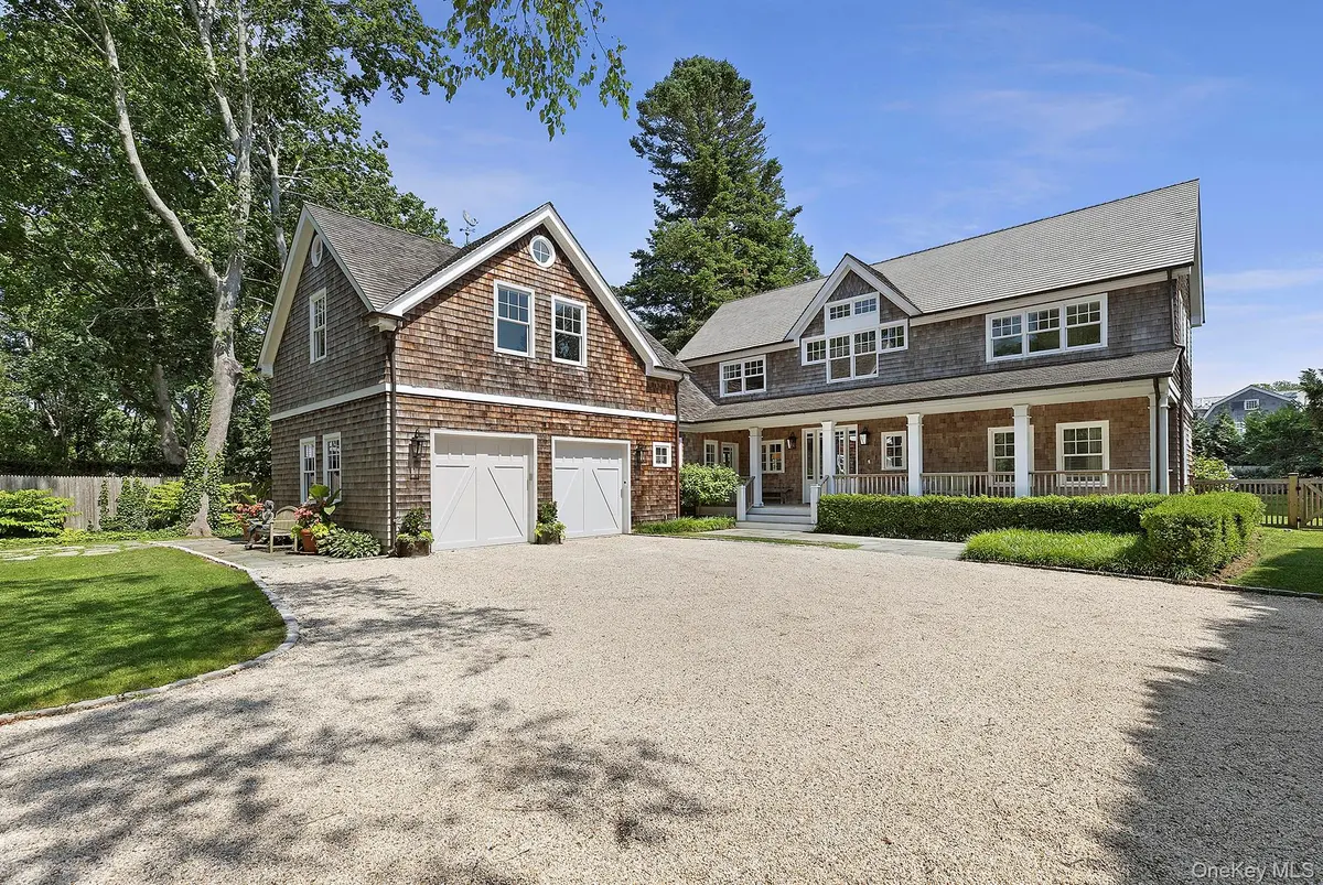 100 Pantigo RD, East Hampton, NY 11937