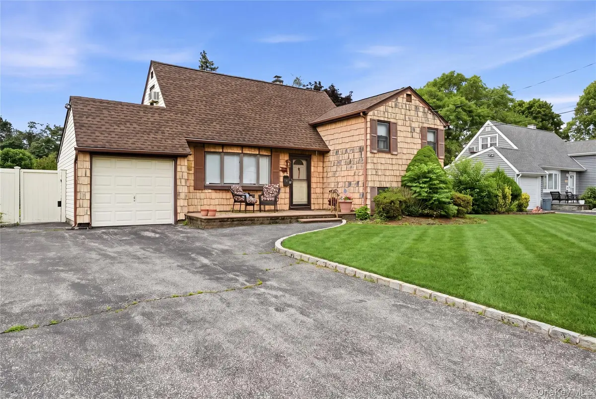 1440 Lincoln BLVD, Bay Shore, NY 11706