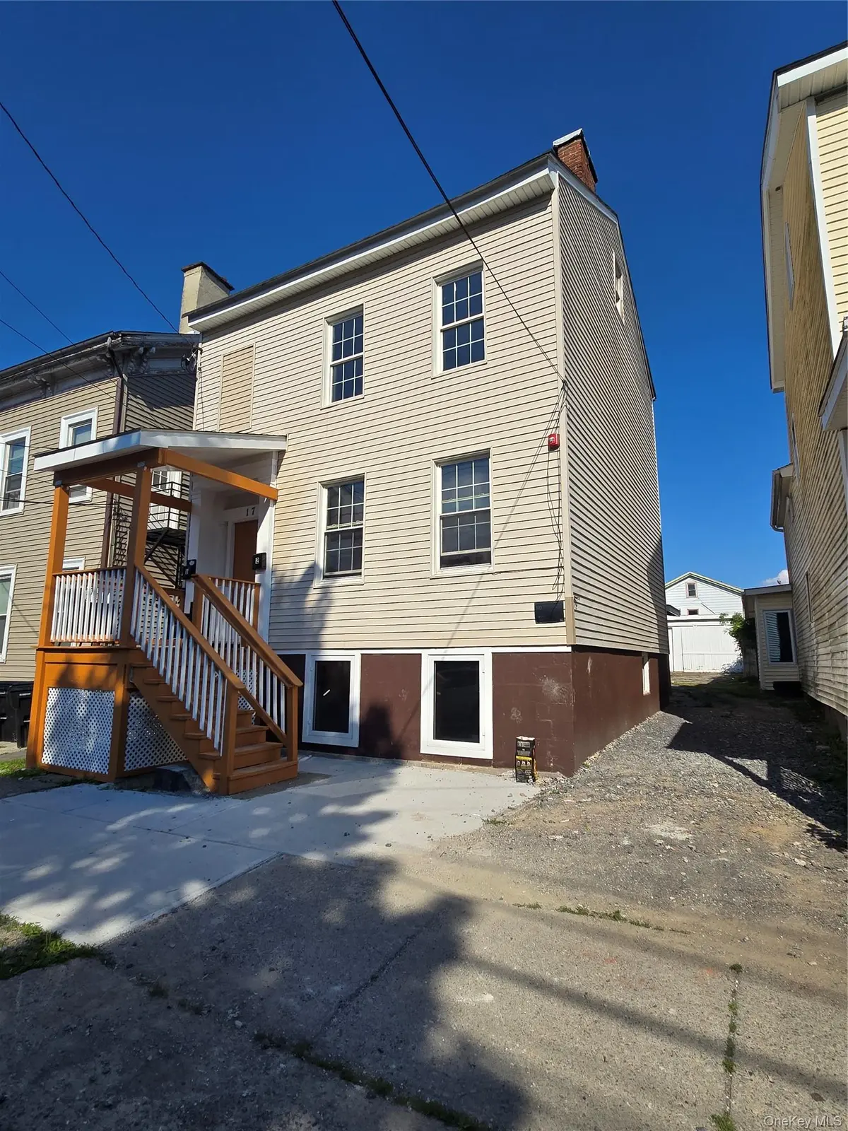17 Conklin ST, Poughkeepsie, NY 12601