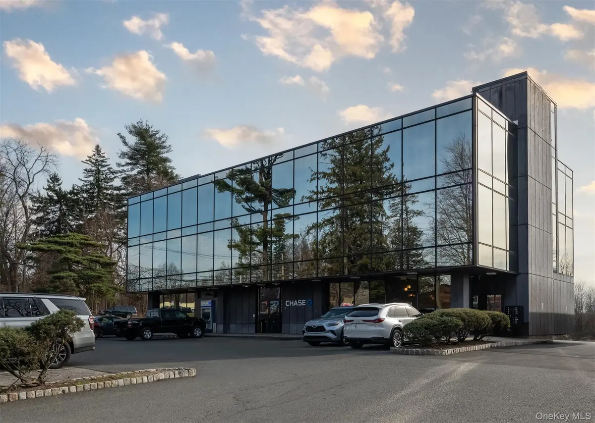 501 Chestnut Ridge RD #301, Spring Valley, NY 10977