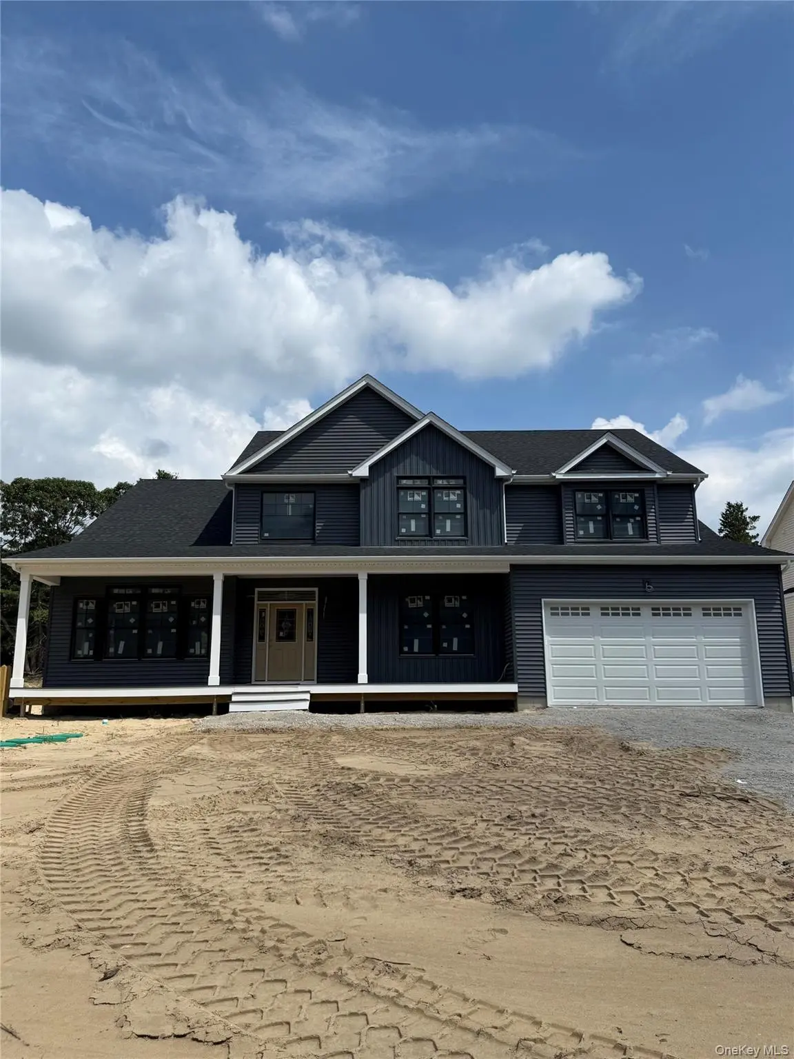 3 Greentree CT, Smithtown, NY 11787