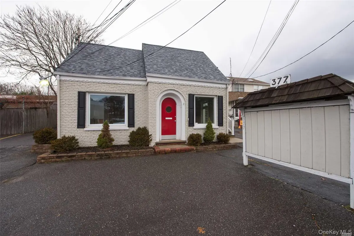 377 Ft Salonga RD, Northport, NY 11768