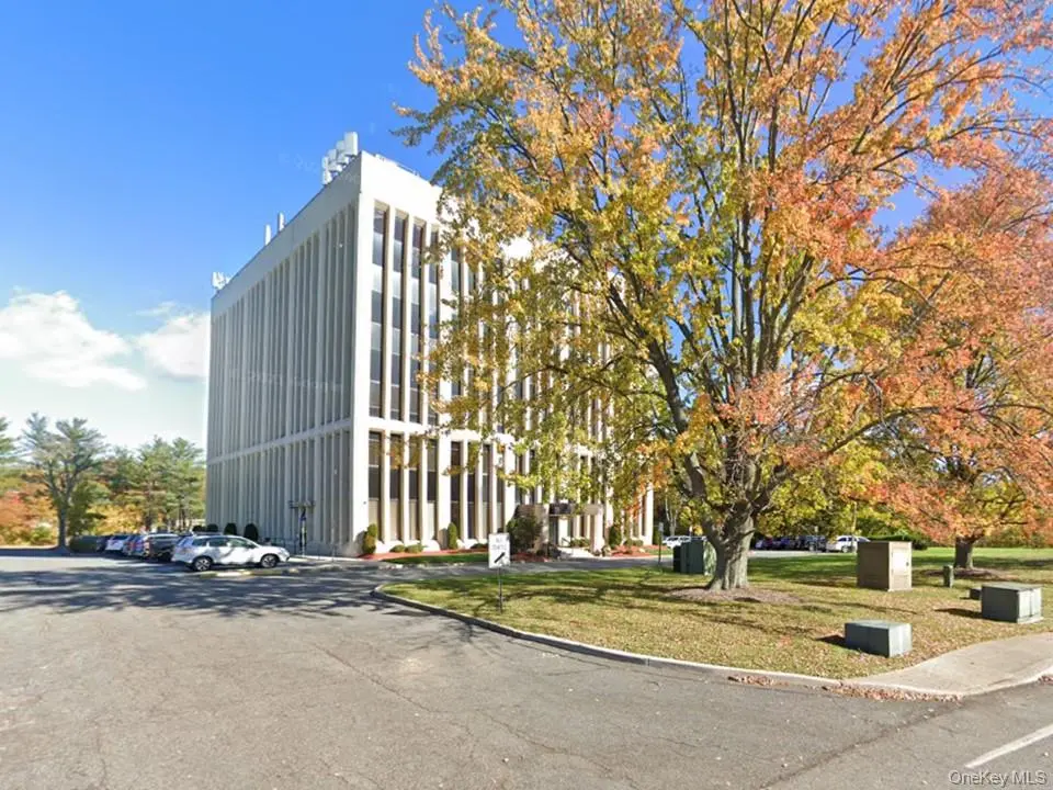 20 Squadron BLVD #102, New City, NY 10956