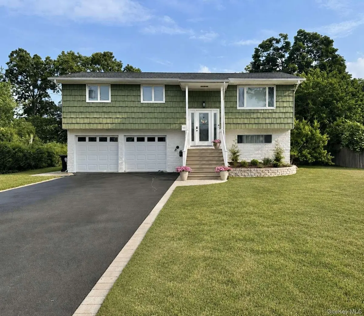 122 Jordan ST, Bay Shore, NY 11706