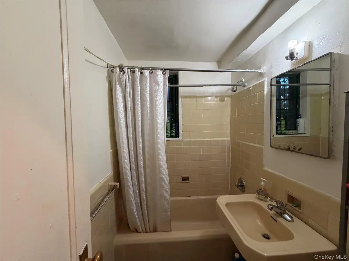 1551 Unionport RD #4C, Bronx, NY 10462