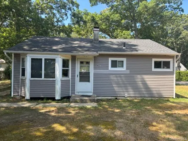 427 Doctors PATH, Riverhead, NY 11901
