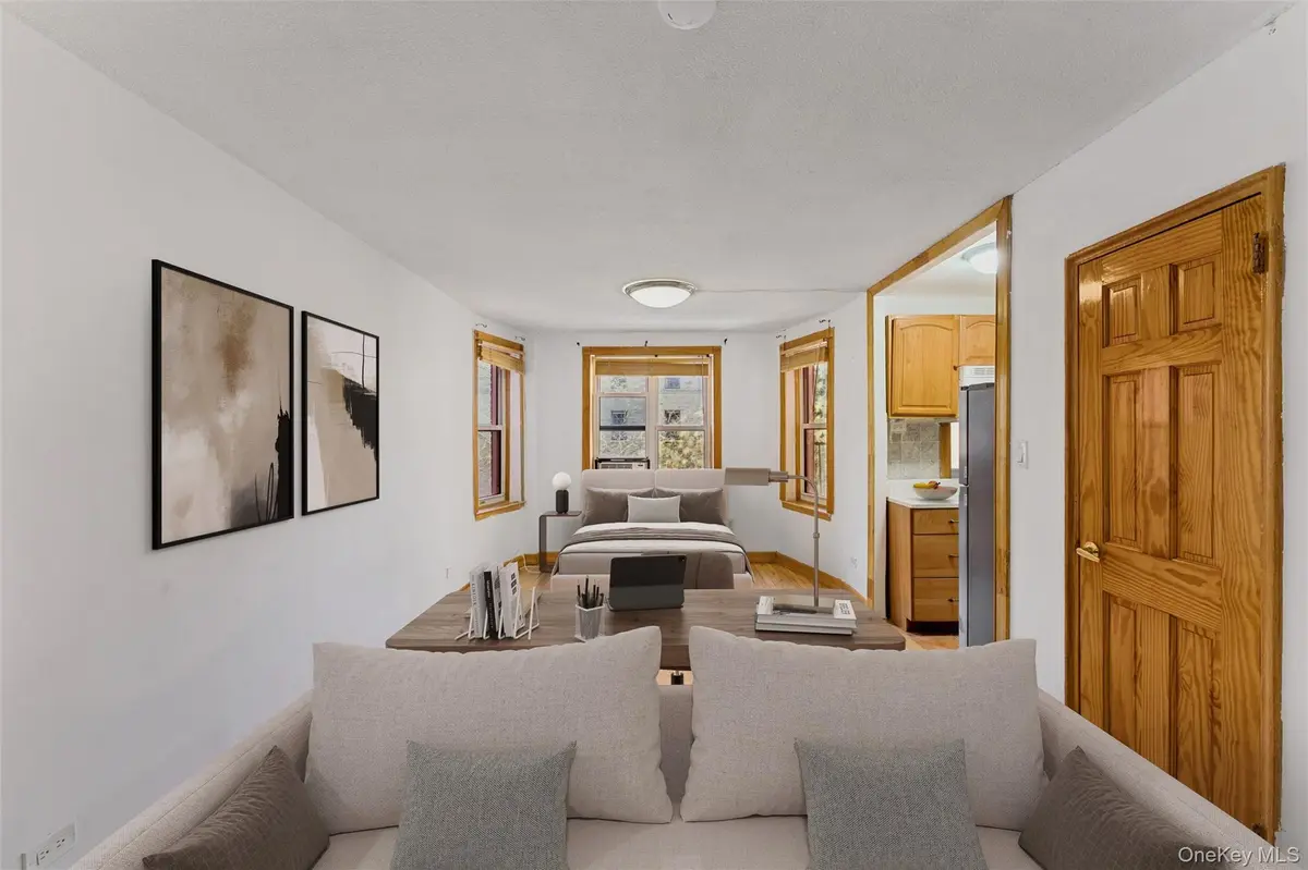 33-35 81 ST #4A, Jackson Heights, NY 11372