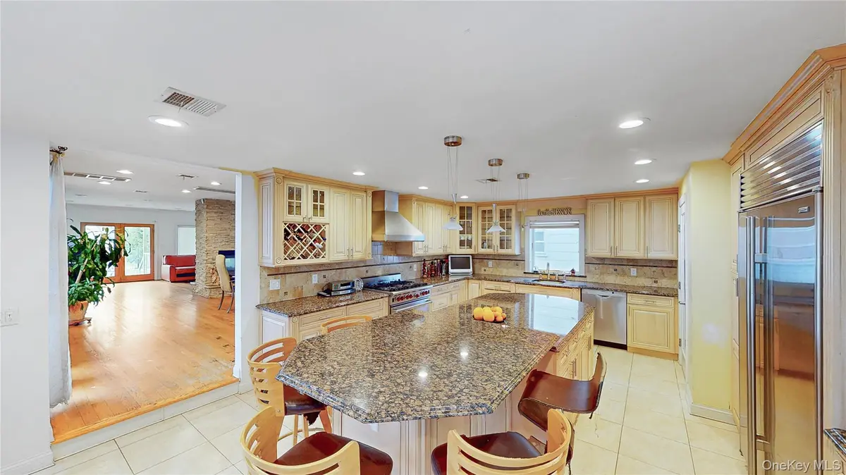 145 Kingston BLVD, Island Park, NY 11558