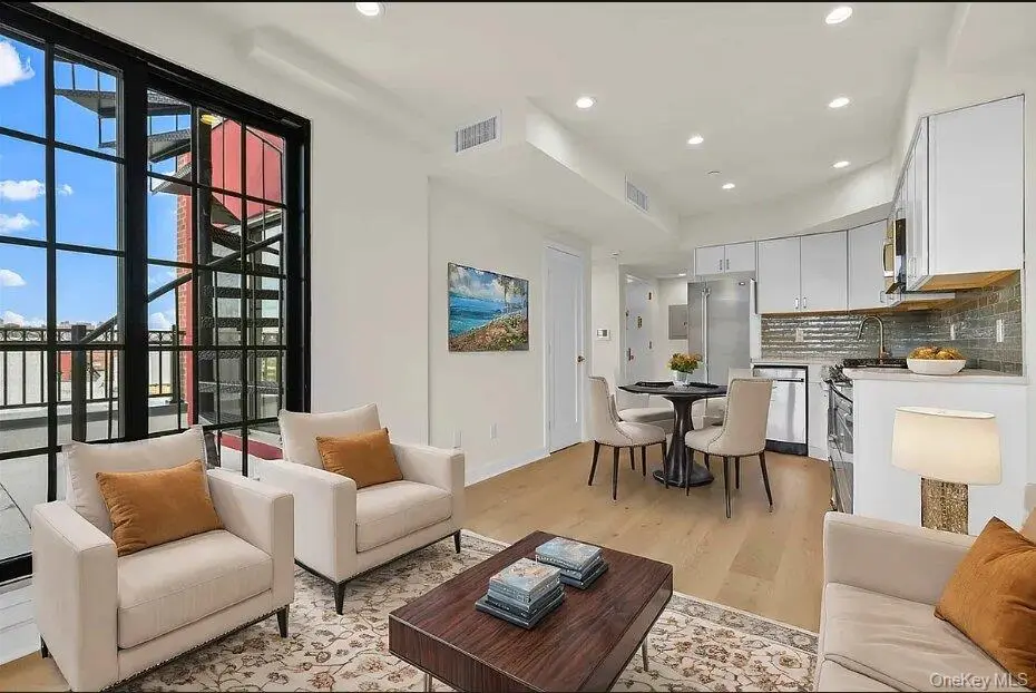 2525 31st AVE #7A, Astoria, NY 11106