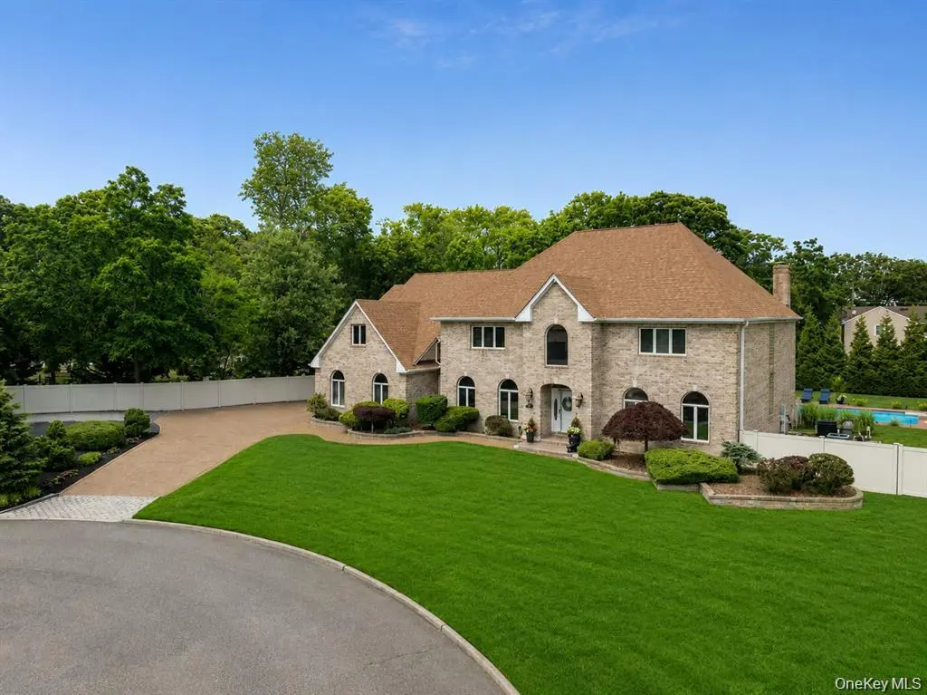 15 Teal CRES, Great River, NY 11739