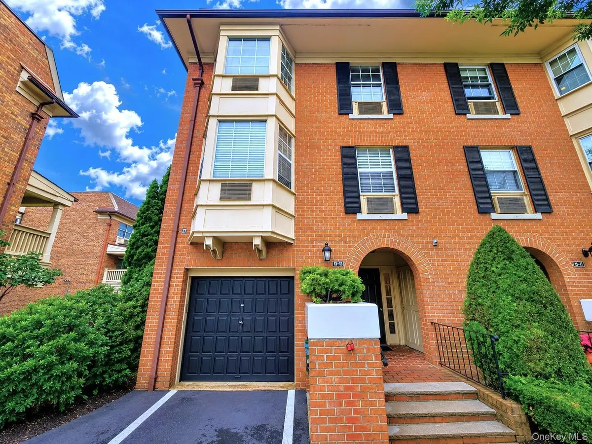 13-15 Estates LN #1569, Bayside, NY 11360