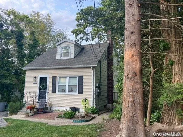 31 Brightwaters DR #B, Sound Beach, NY 11789