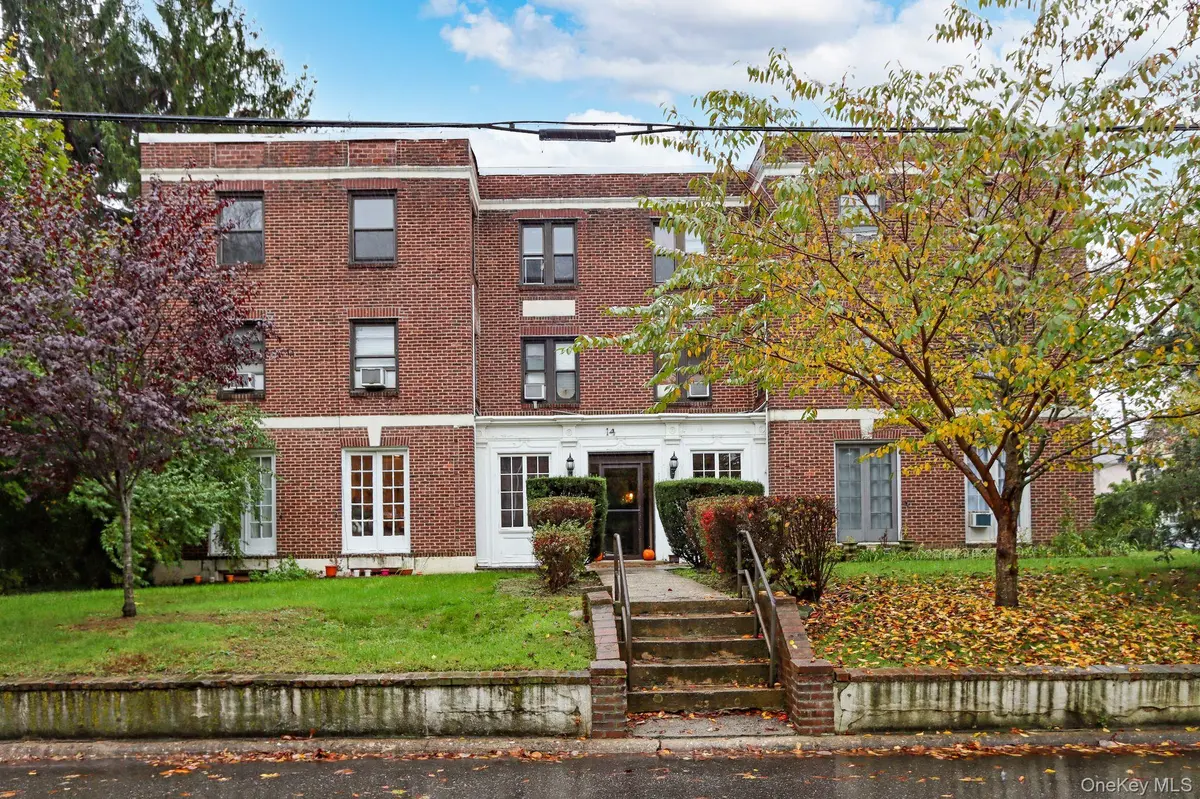 14 Beach RD #3C, Great Neck, NY 11023