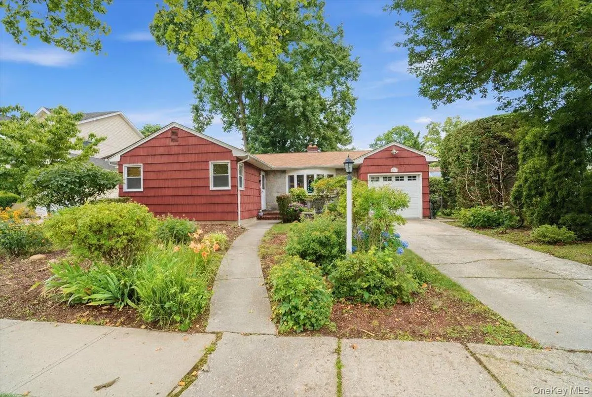 626 Mead TER, South Hempstead, NY 11550