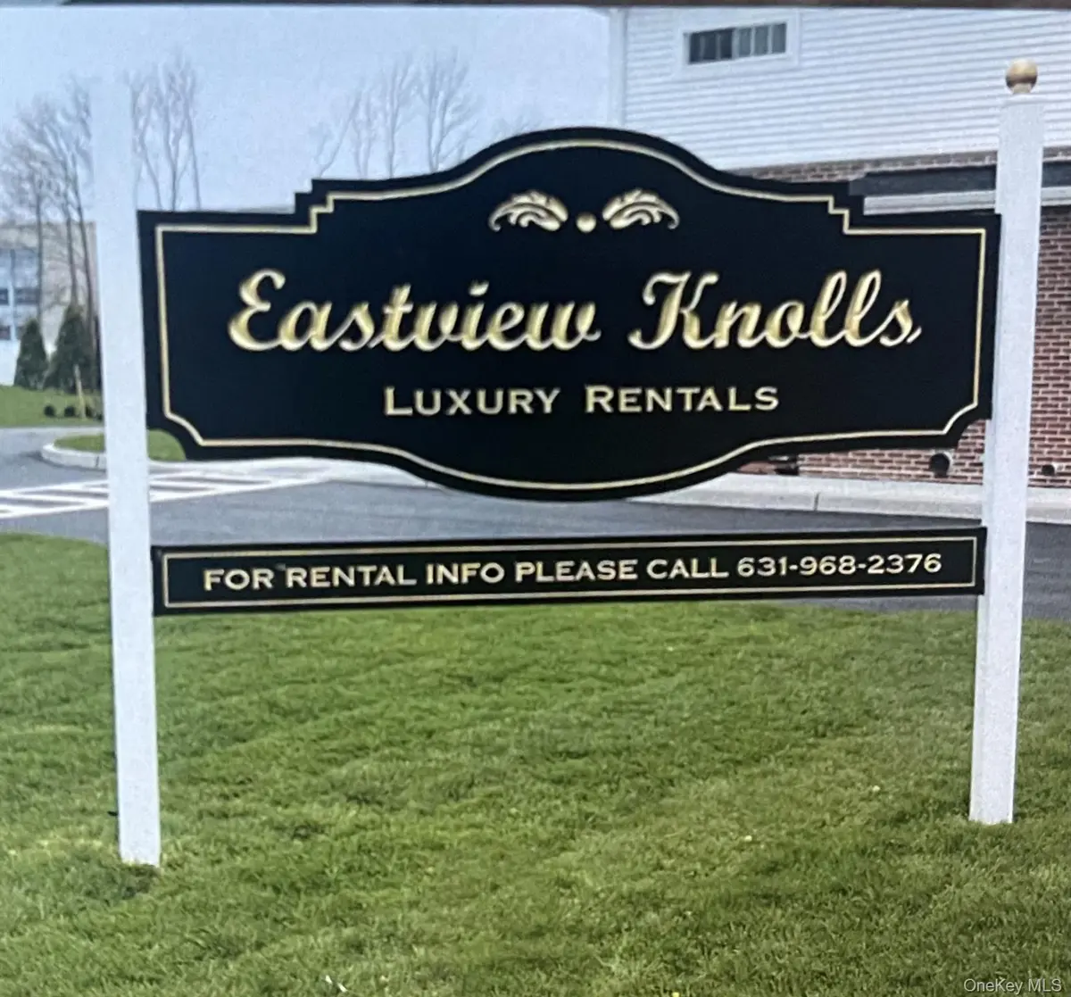 221 Eastview DR #17, Central Islip, NY 11722