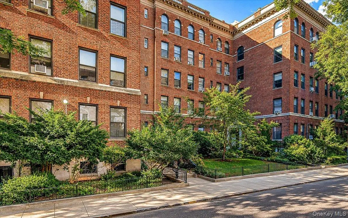37-28 80th ST #31, Jackson Heights, NY 11372