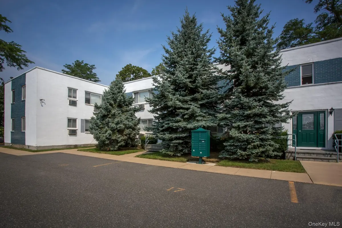 40 Broadway #C1, Amityville, NY 11701