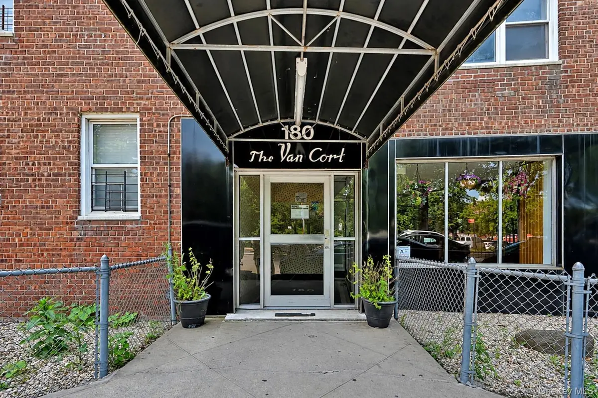 180 Van Cortlandt PARK #5C, Bronx, NY 10463