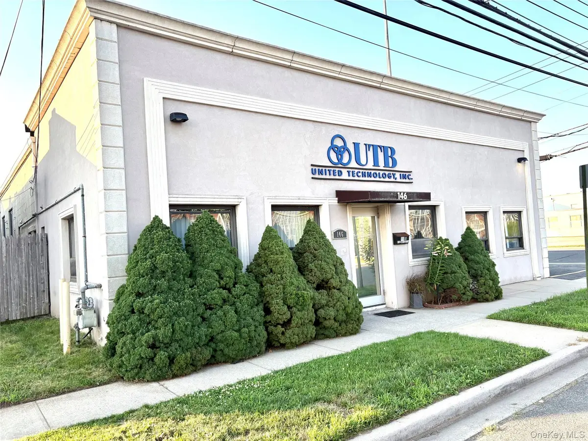 146 E 2nd ST, Mineola, NY 11501