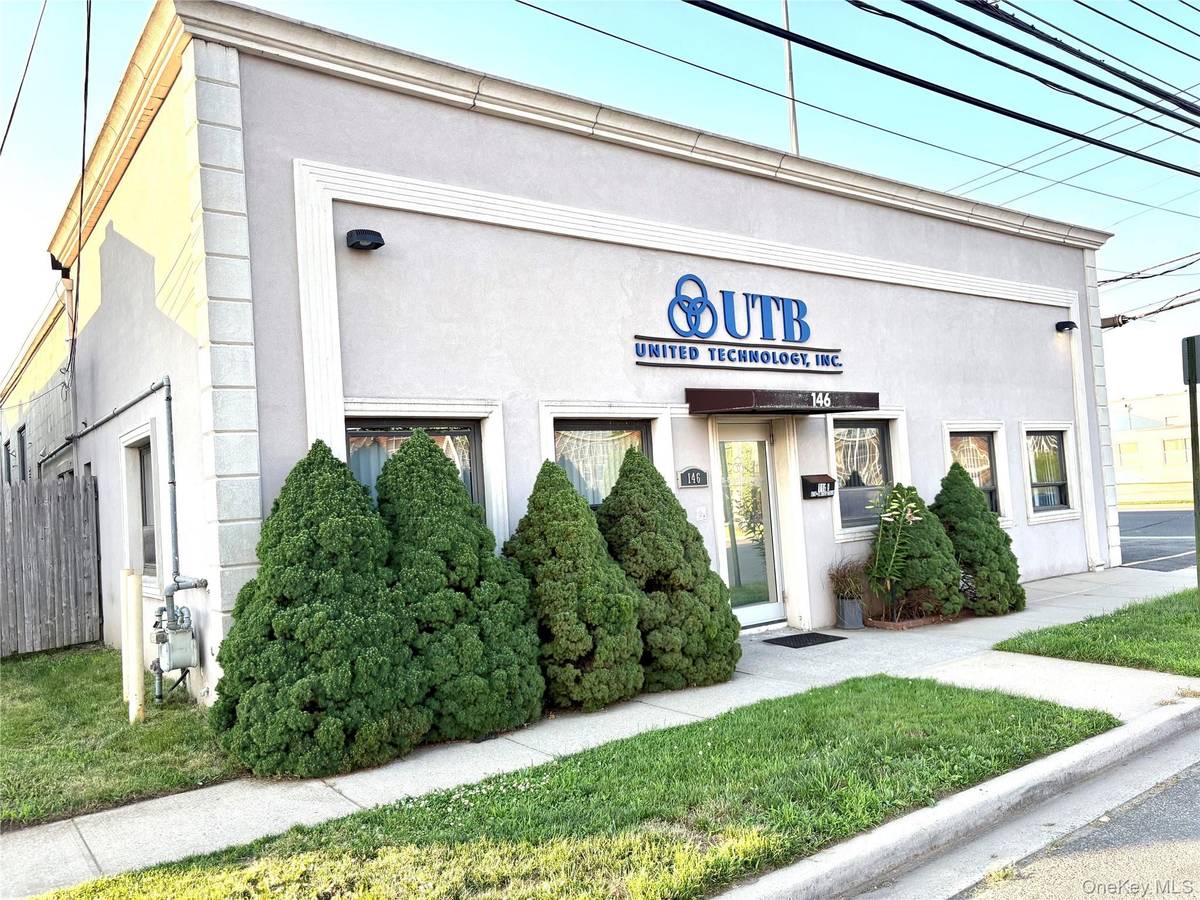 146 E 2nd ST, Mineola, NY 11501