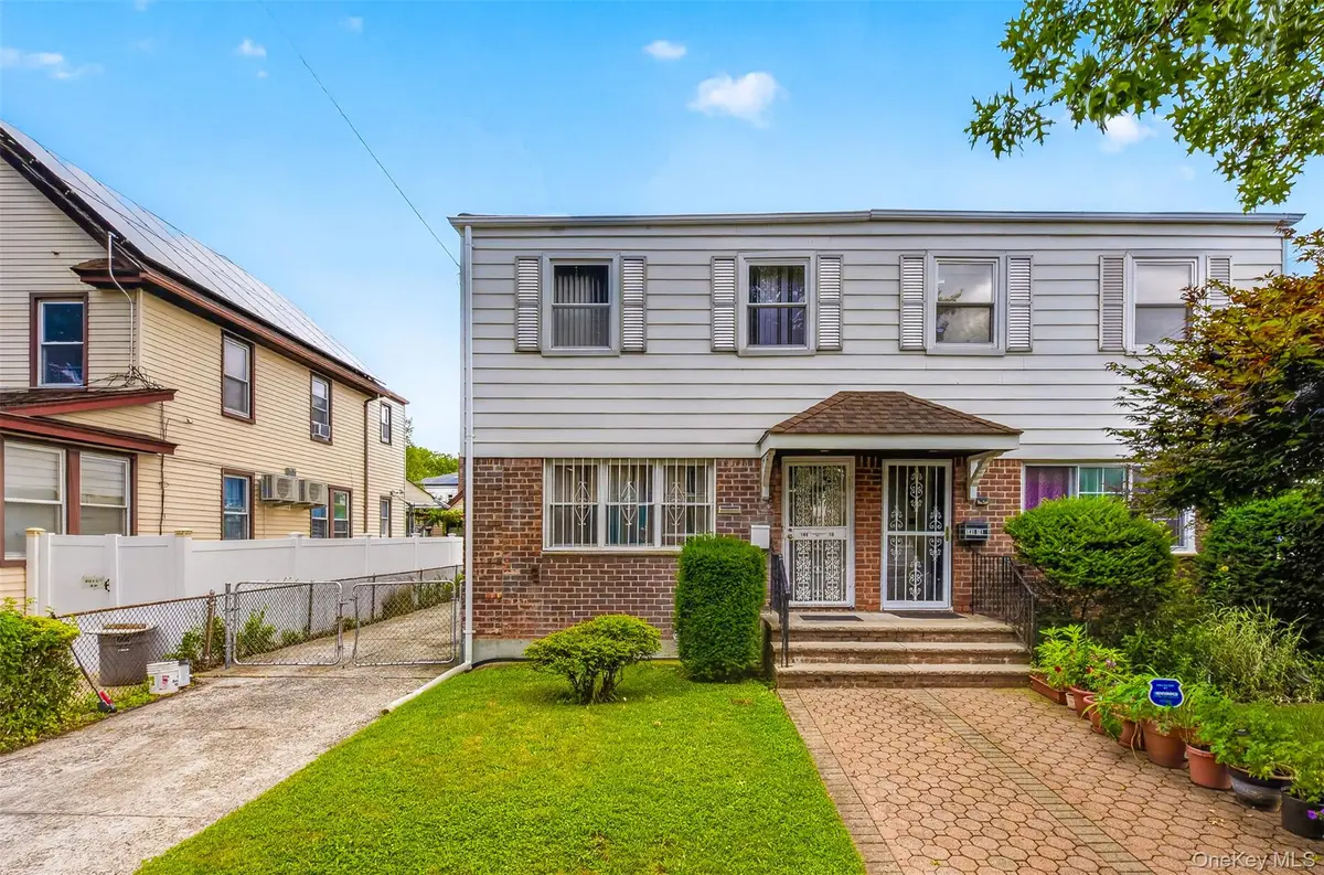 146-18 Kalmia AVE, Flushing, NY 11355