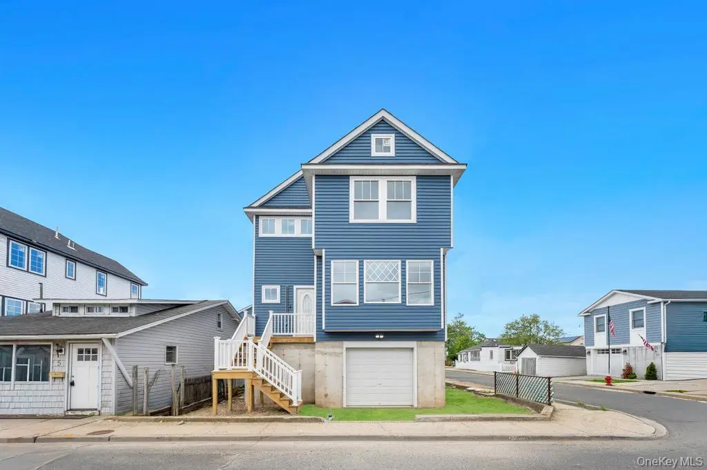 10 8th AVE, East Rockaway, NY 11518