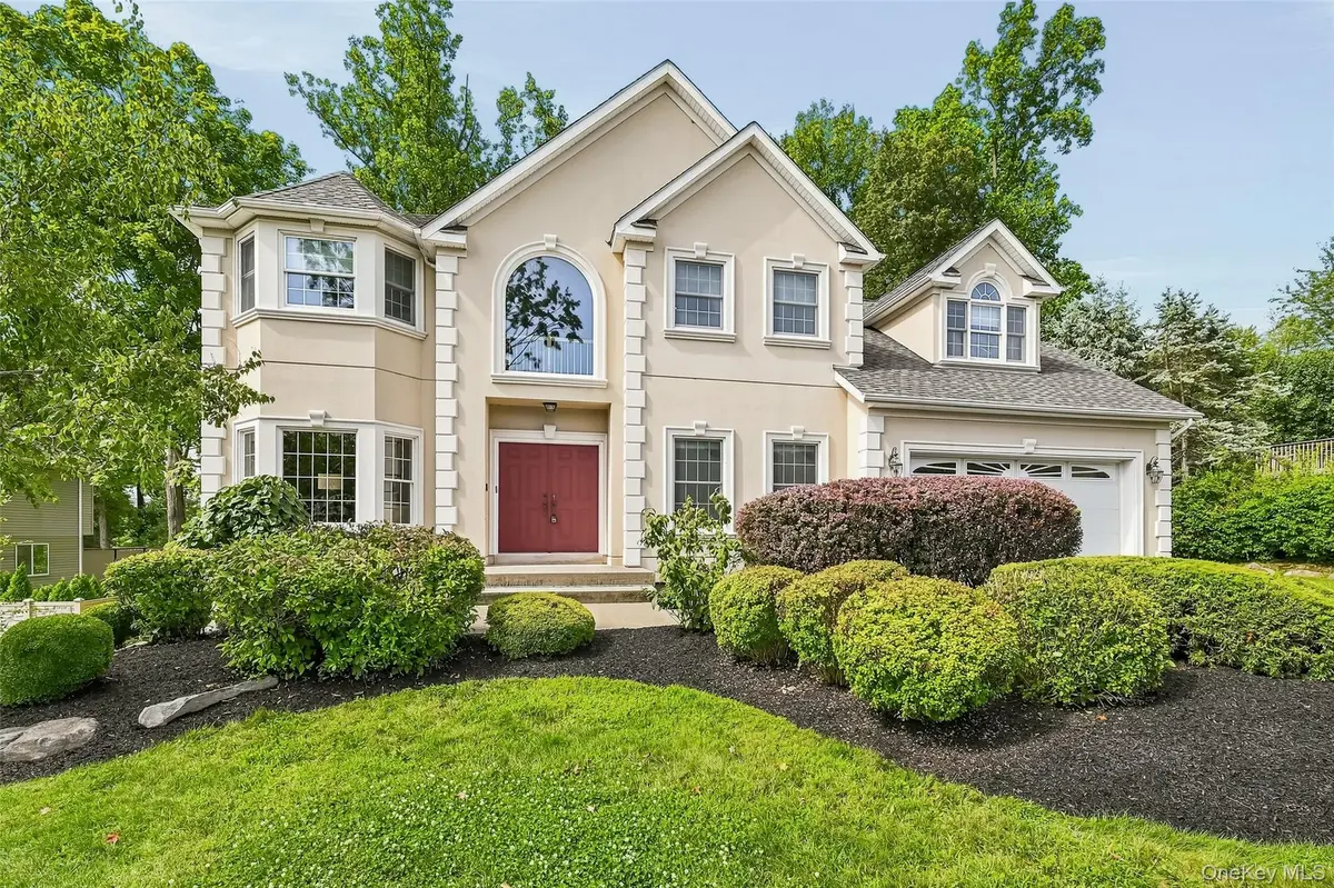 48 Greenwich AVE, Central Valley, NY 10917