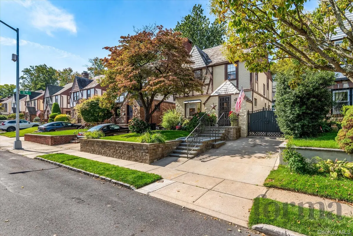 5022 Overbrook ST, Douglaston, NY 11362