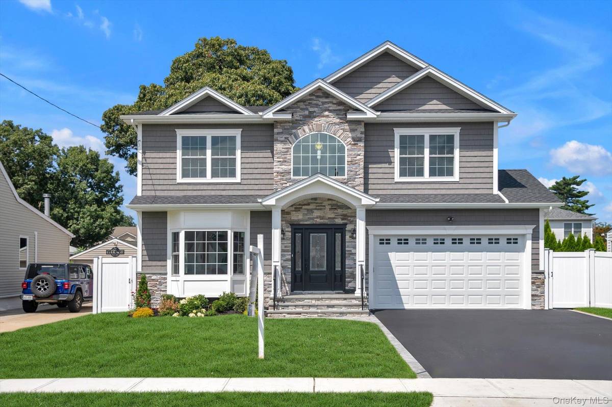 2351 Amherst ST, East Meadow, NY 11554
