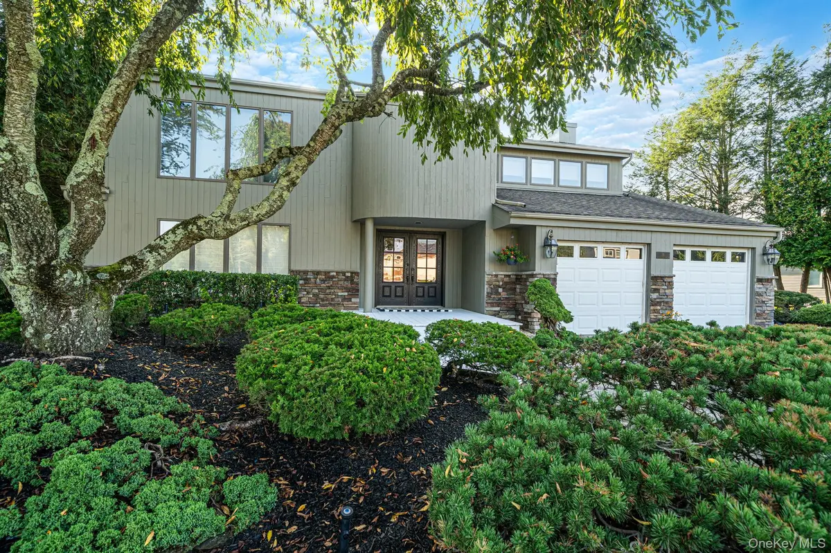 16 Jesse WAY, Mount Sinai, NY 11766