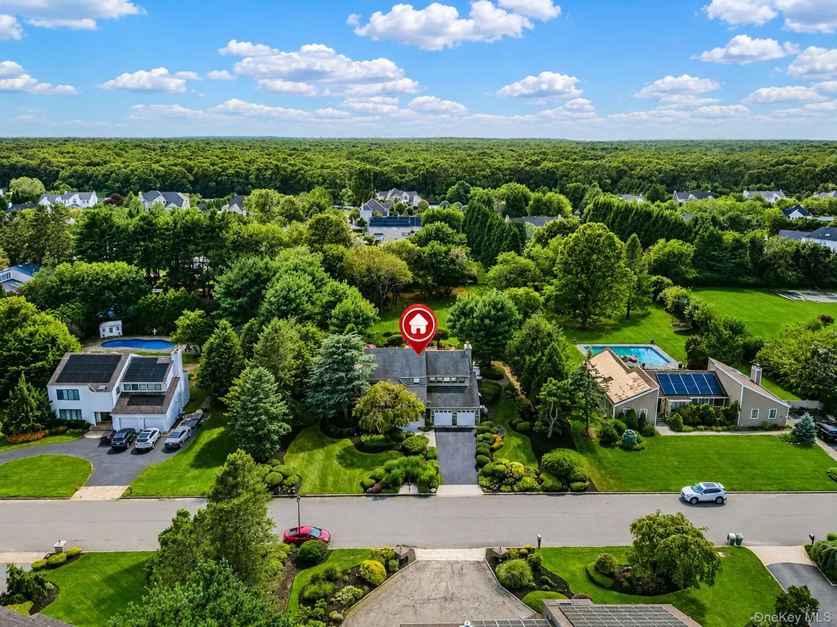 16 Jesse WAY, Mount Sinai, NY 11766