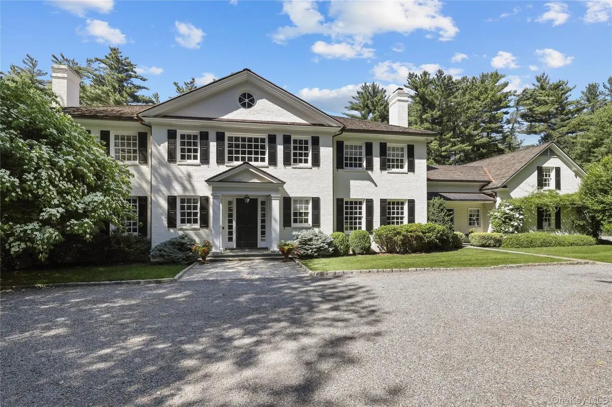 18 Oregon RD, Bedford Corners, NY 10549