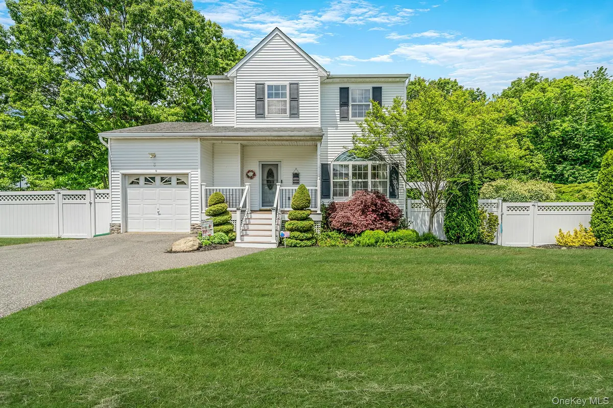 3 Iowa AVE, Port Jefferson Station, NY 11776