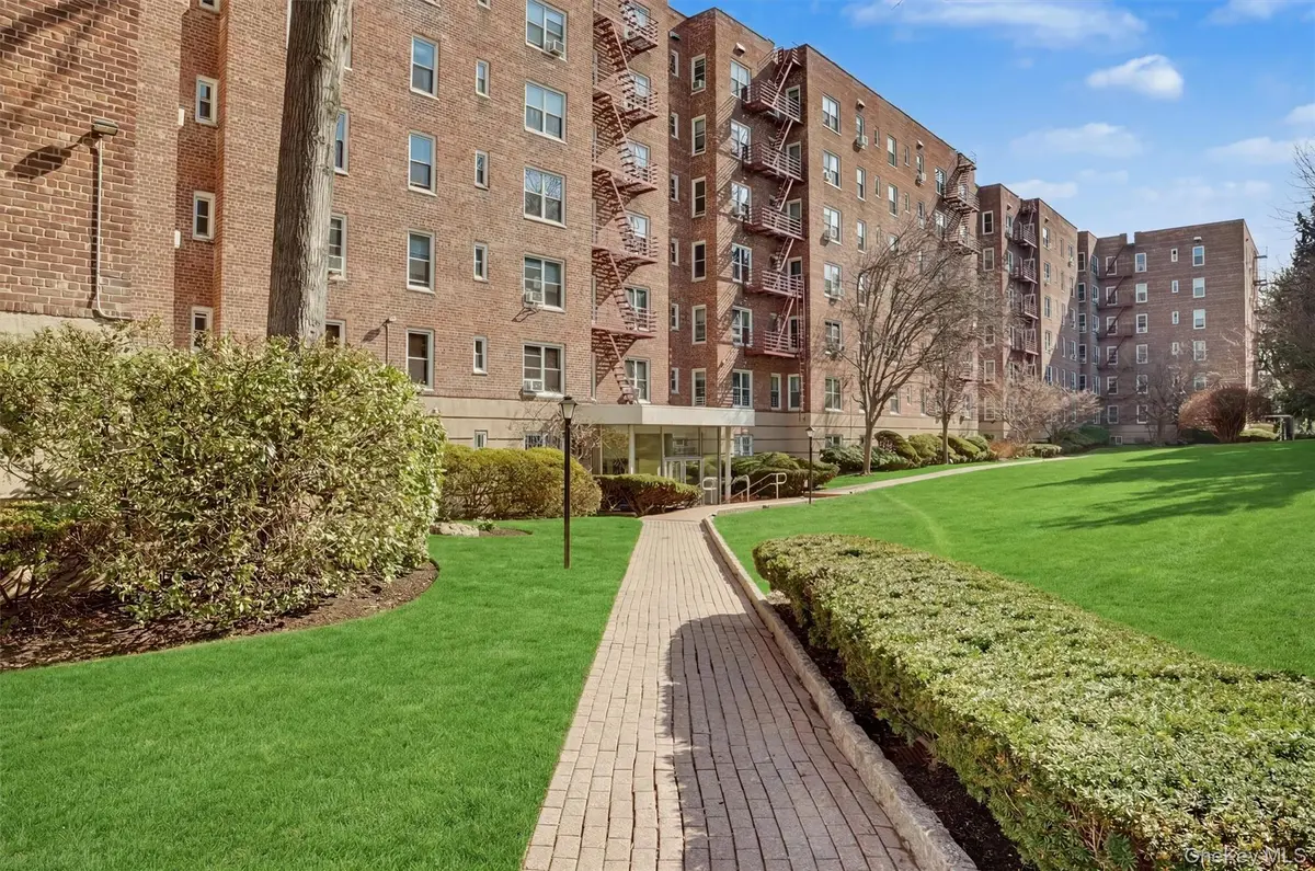 1300 Midland AVE #C67, Yonkers, NY 10704