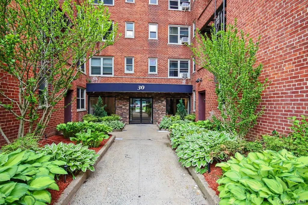 30 N Broadway #4F, White Plains, NY 10601