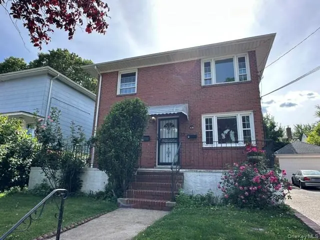 13 Juniper RD #2nd Fl, Port Washington, NY 11050