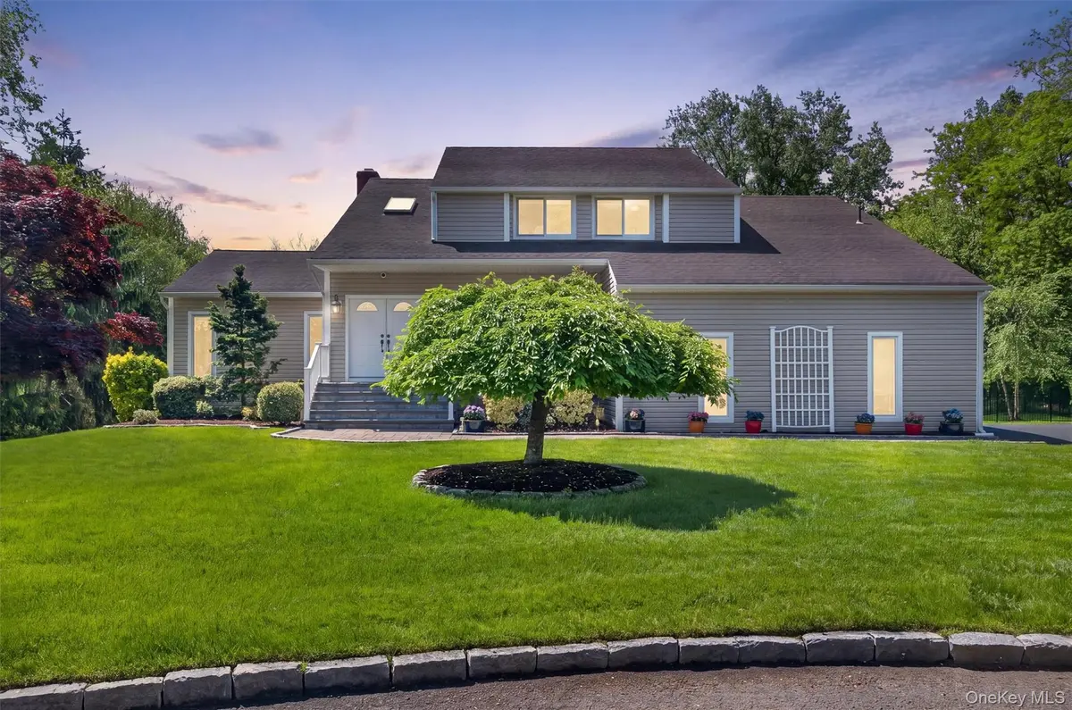 9 Briga LN, White Plains, NY 10605