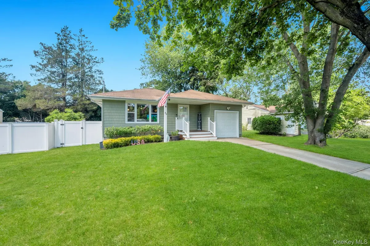 84 Oneida AVE, South Setauket, NY 11720