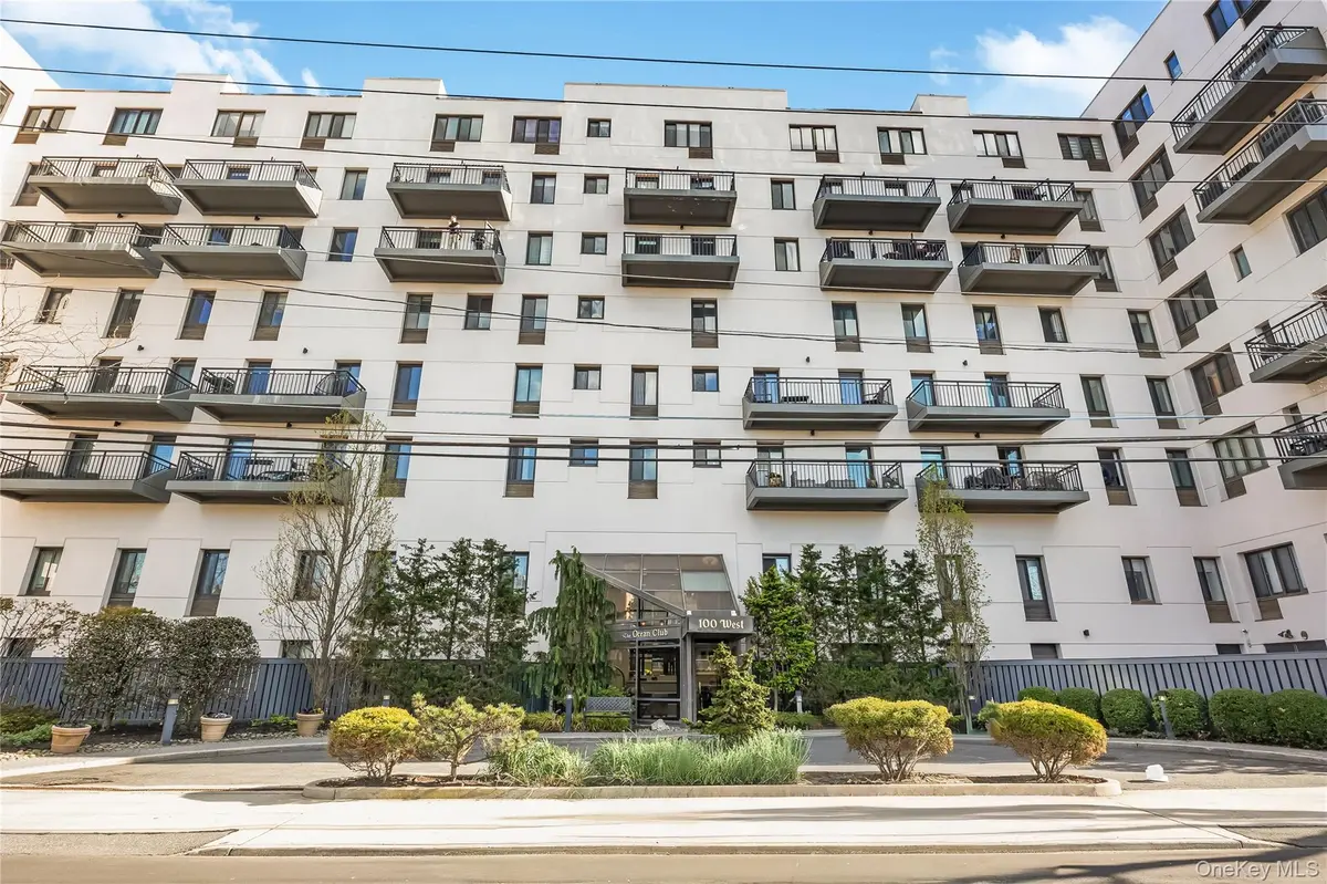 100 W Broadway #2DD, Long Beach, NY 11561