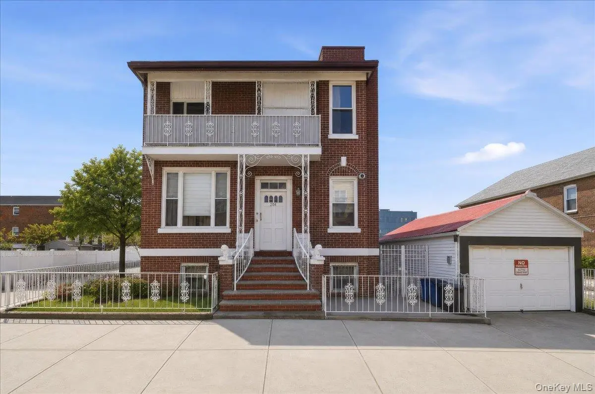 2041 Hobart AVE, Bronx, NY 10461