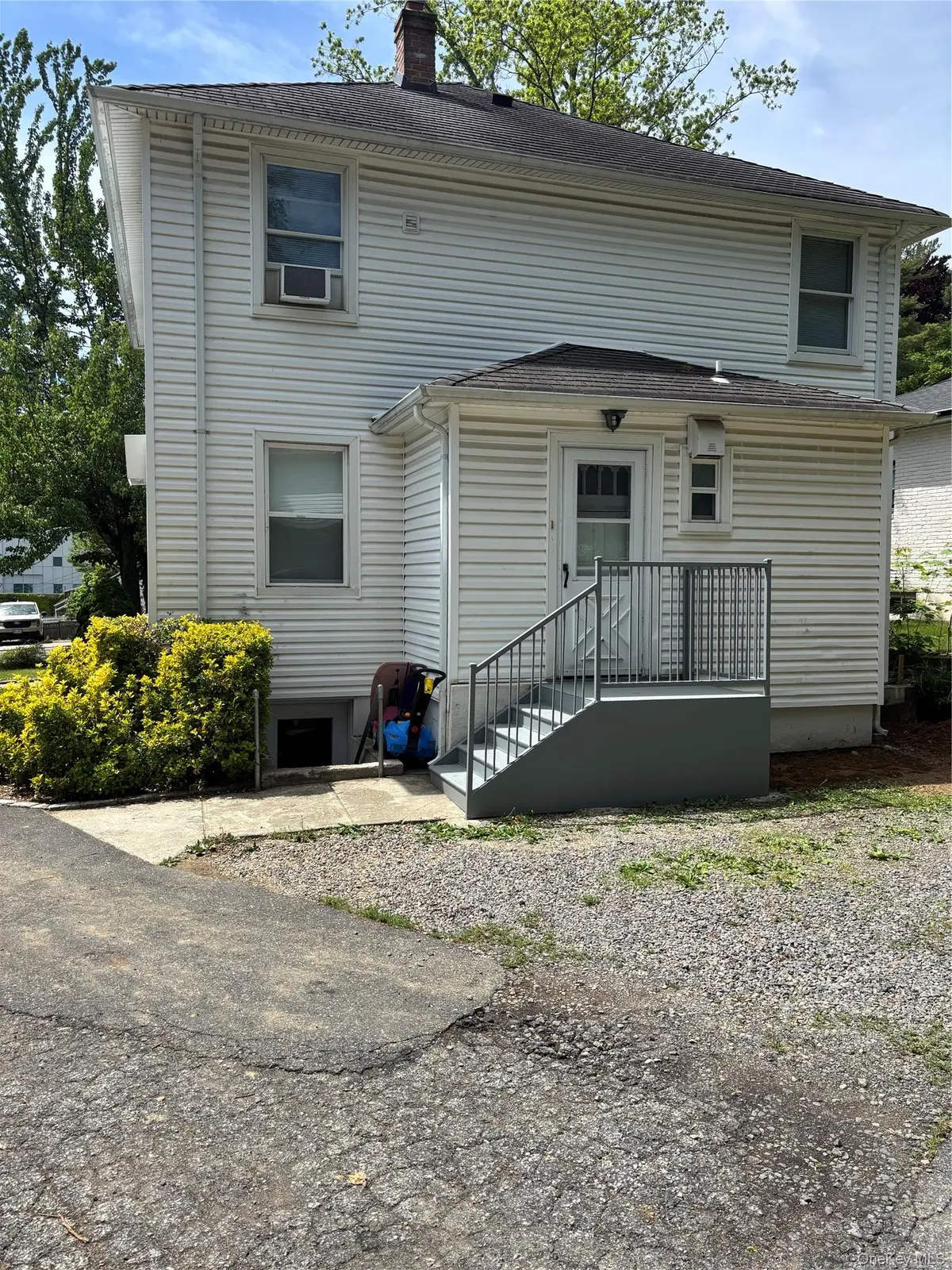 261 Schenck AVE #1st Floor, Great Neck, NY 11021