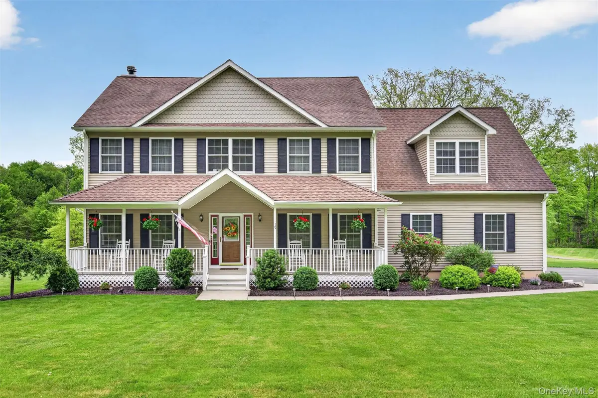 19 Pirog RD, Pine Bush, NY 12566