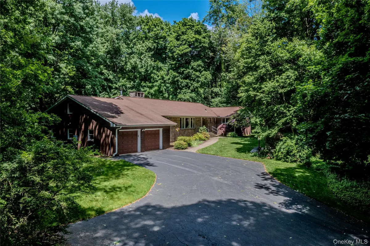 2425 Evergreen ST, Yorktown Heights, NY 10598