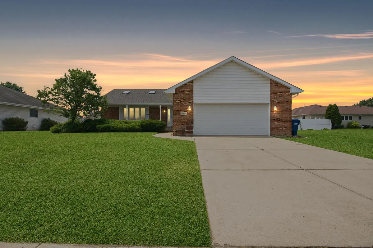 2968 Autumn LN, Dyer, IN 46311