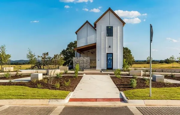 514 Interlaken ST, Fredericksburg, TX 78624