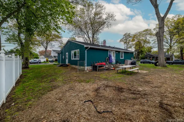 171 W 16th ST, Deer Park, NY 11729