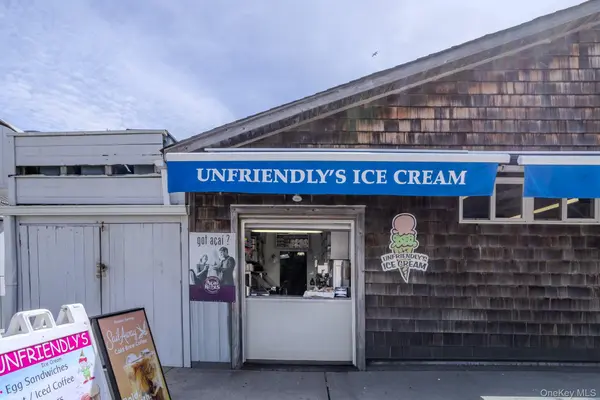 21 Broadway, Fair Harbor, NY 11706