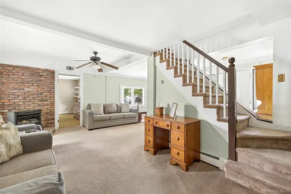 1 Beverly RD, Glen Cove, NY 11542